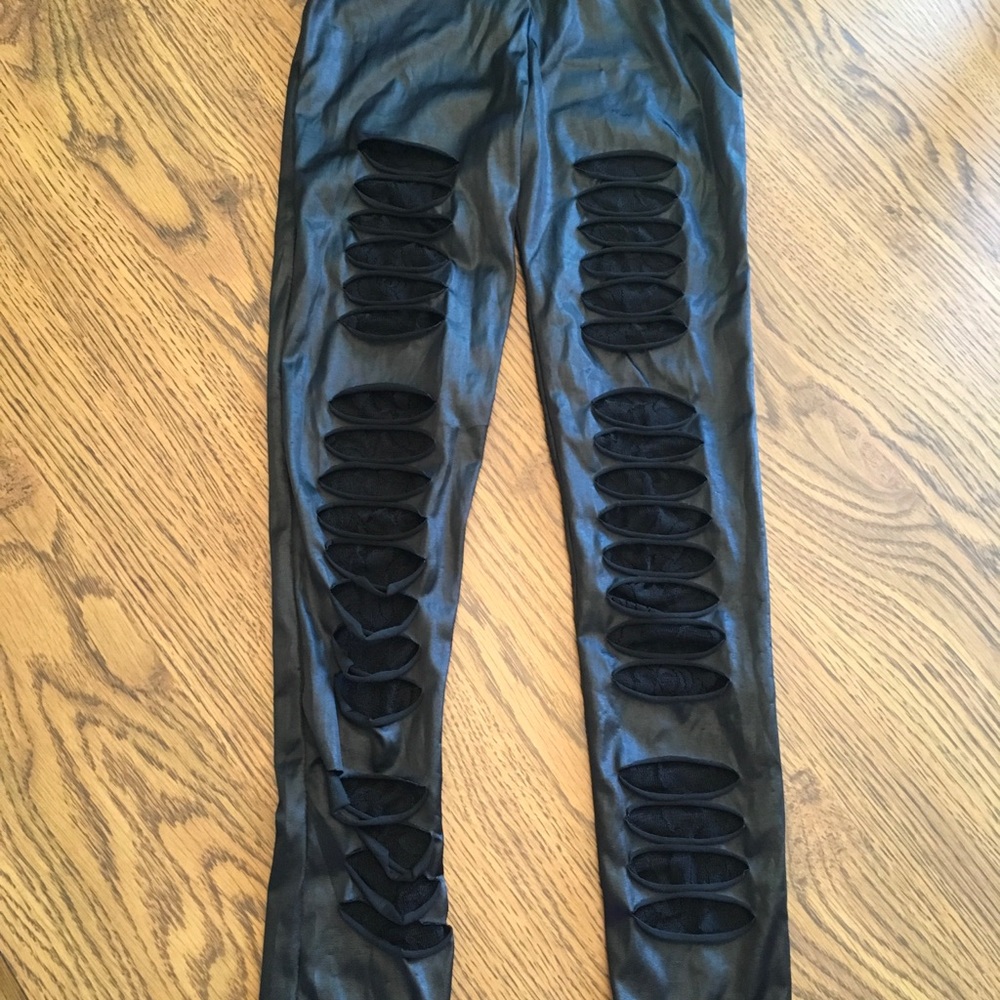 Black destructed leggings xs